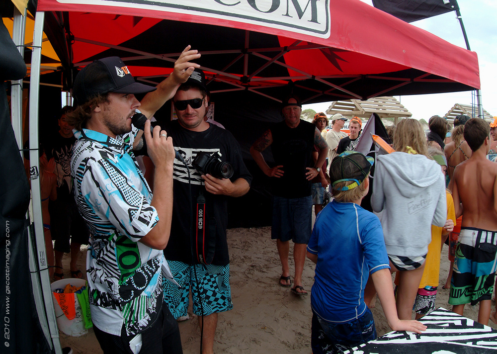 Volcom-000059.jpg   (1000x712)   466 Kb                                    Click to display next picture