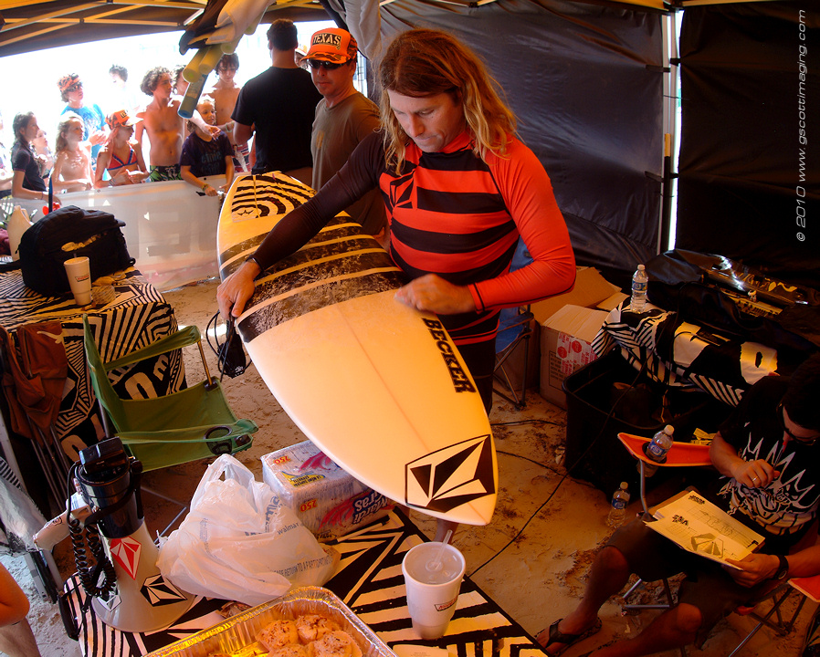 Volcom-000061.jpg   (898x720)   479 Kb                                    Click to display next picture