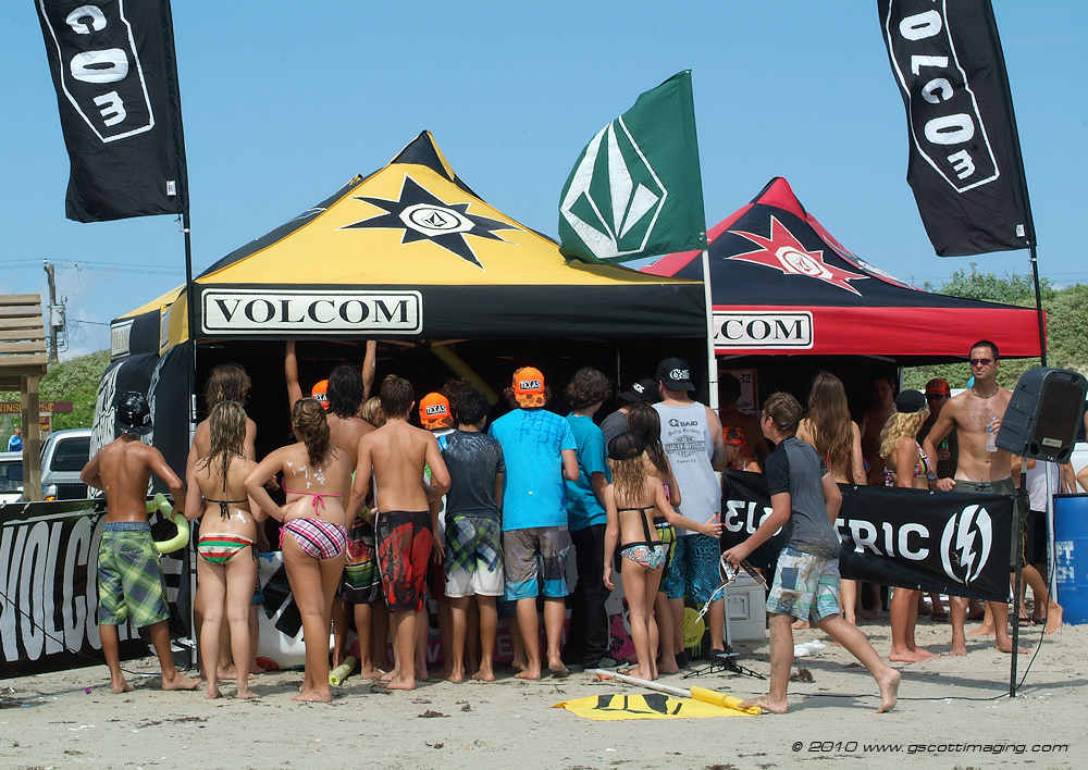 Volcom-000075.jpg   (1000x708)   460 Kb                                    Click to display next picture