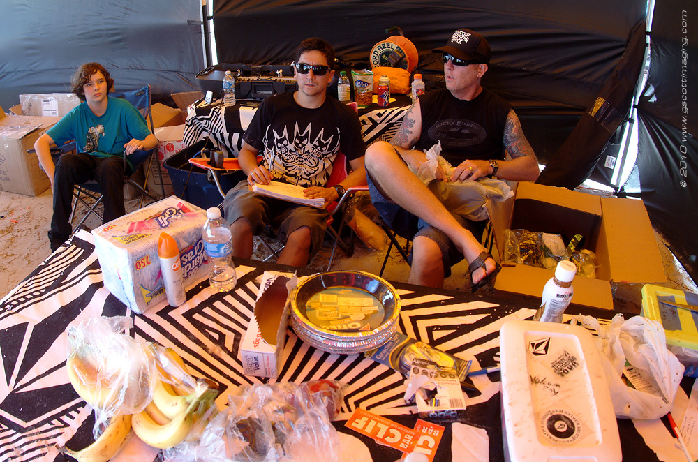 Volcom-000083.jpg   (1000x662)   522 Kb                                    Click to display next picture